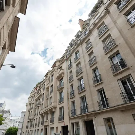 Spacious Apartment - Eiffel Tower Apartment *