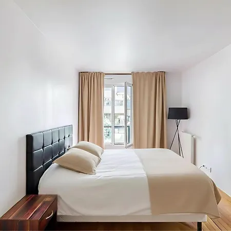 Spacious Apartment - Eiffel Tower Paris