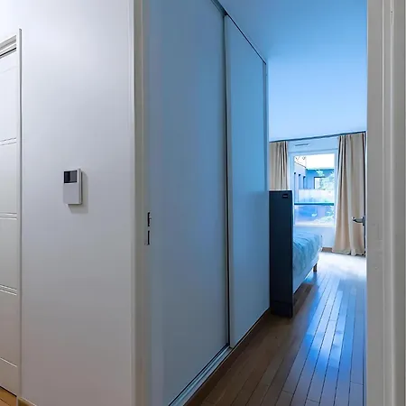 Spacious Apartment - Eiffel Tower Apartment