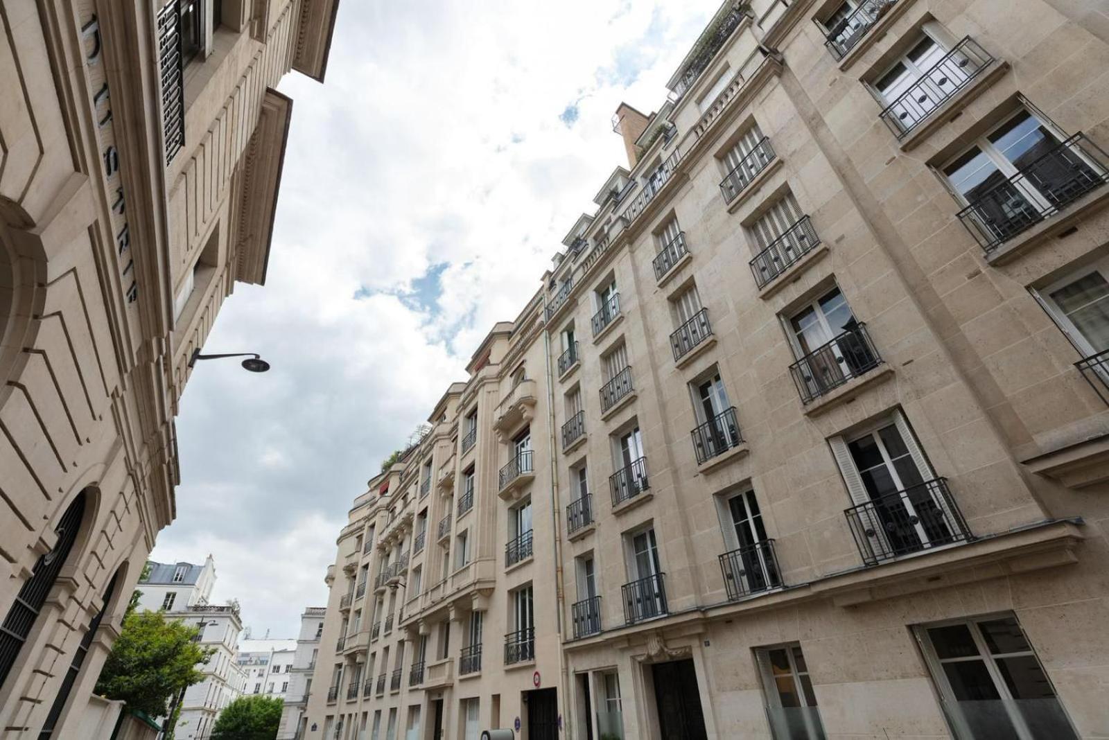 Spacious Apartment - Eiffel Tower Apartment *