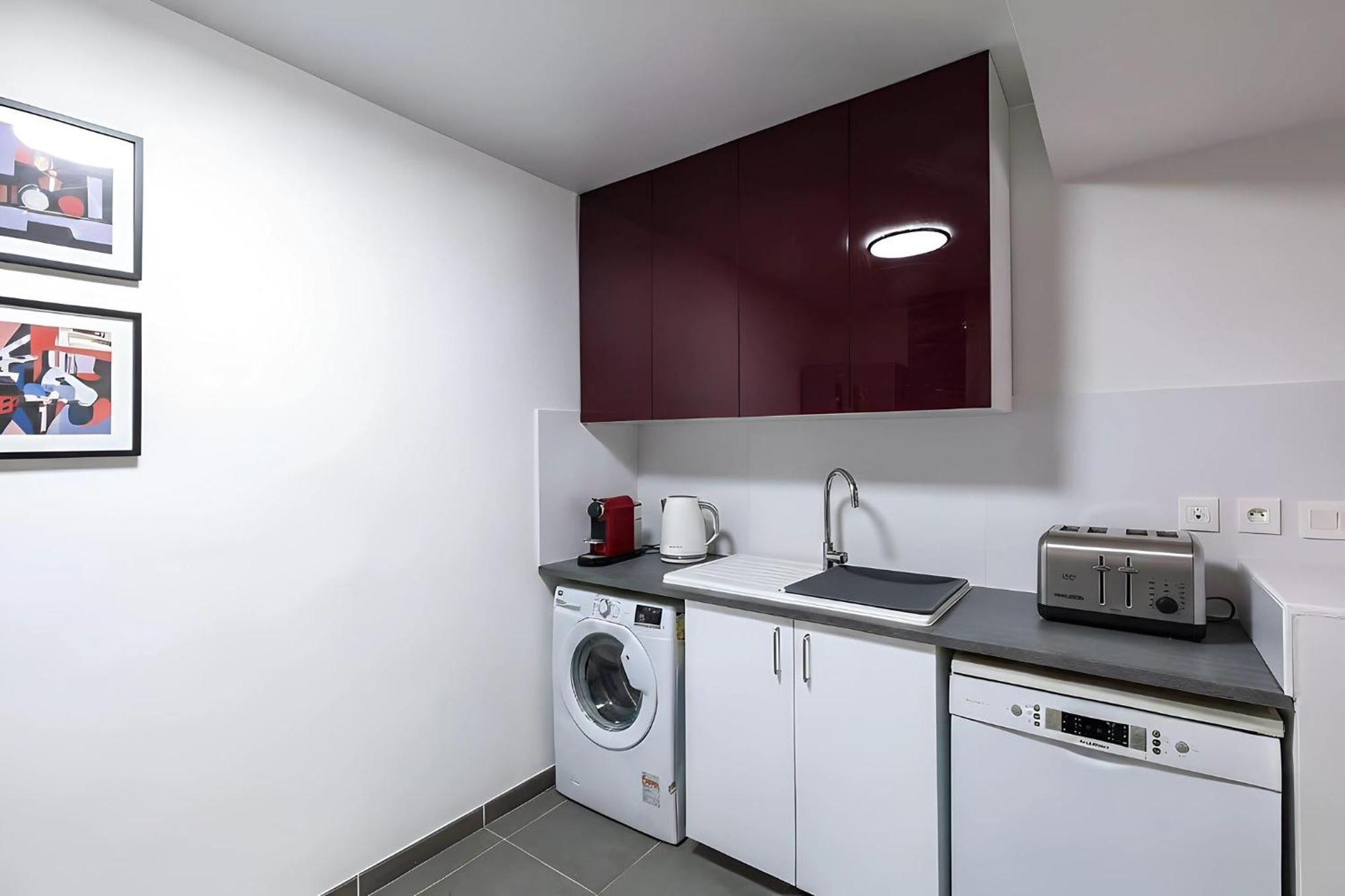 Spacious Apartment - Eiffel Tower Apartment *
